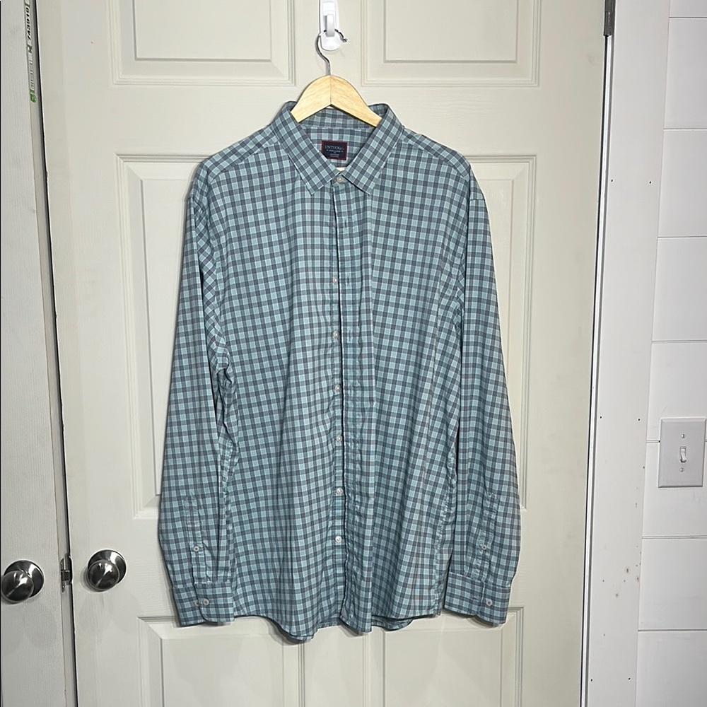 UNTUCKit Blue Casual Button Down Shirt